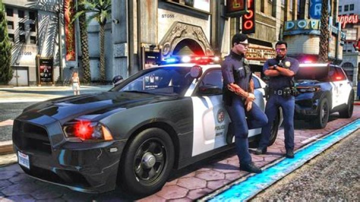 How to be police in gta 5