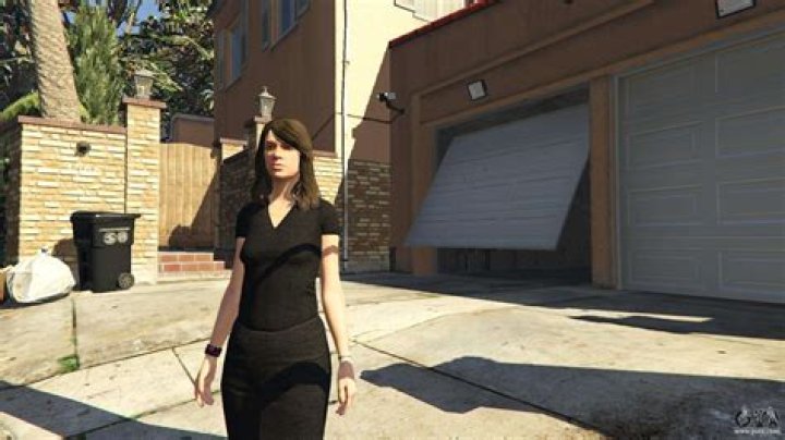 How to customize character in gta 5