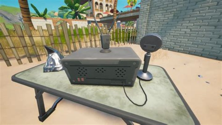What is a cb radio in fortnite