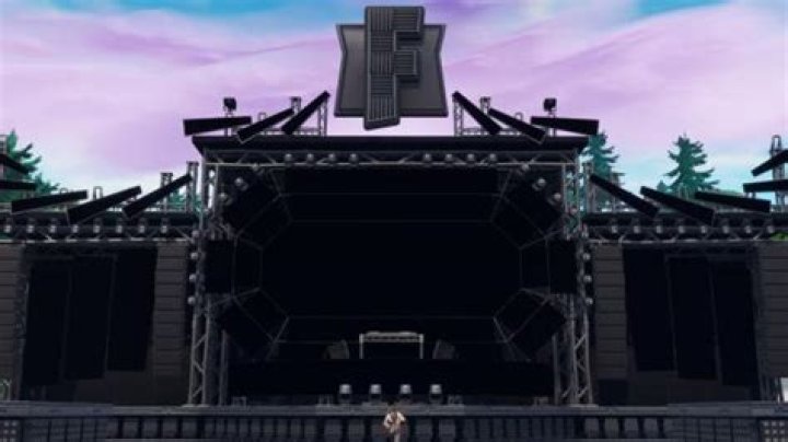 Where is the showtime venue in fortnite