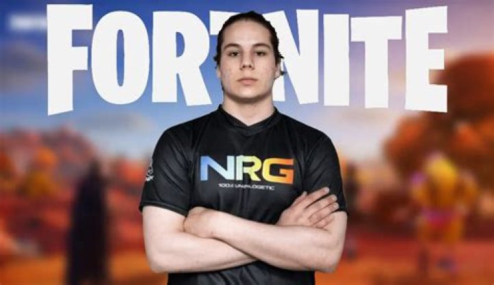 Who is the 3rd smartest fortnite player