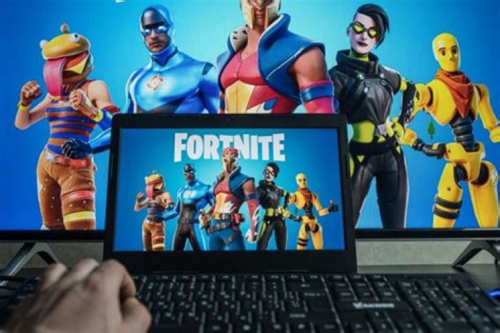 Why is my fortnite screen white chapter 3